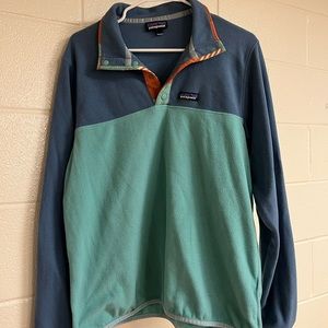 Patagonia pullover!